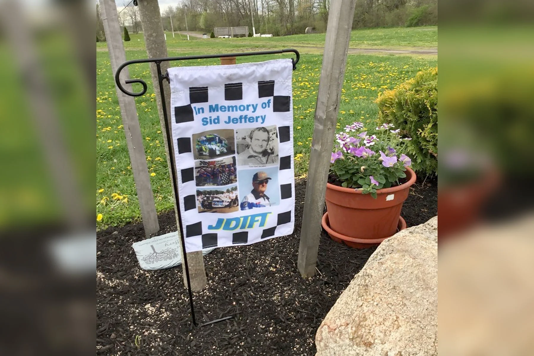 Custom Garden Flags – Personalized Yard & Lawn Flags | 12" x 18" & 30" x 48" - Image 6