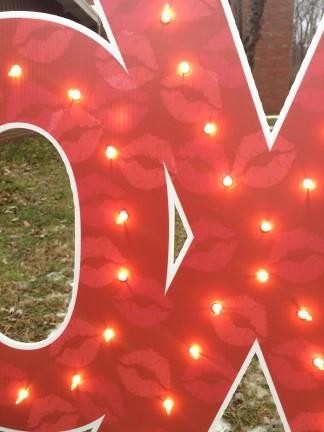 Lighted XOXO Yard Sign - Image 4