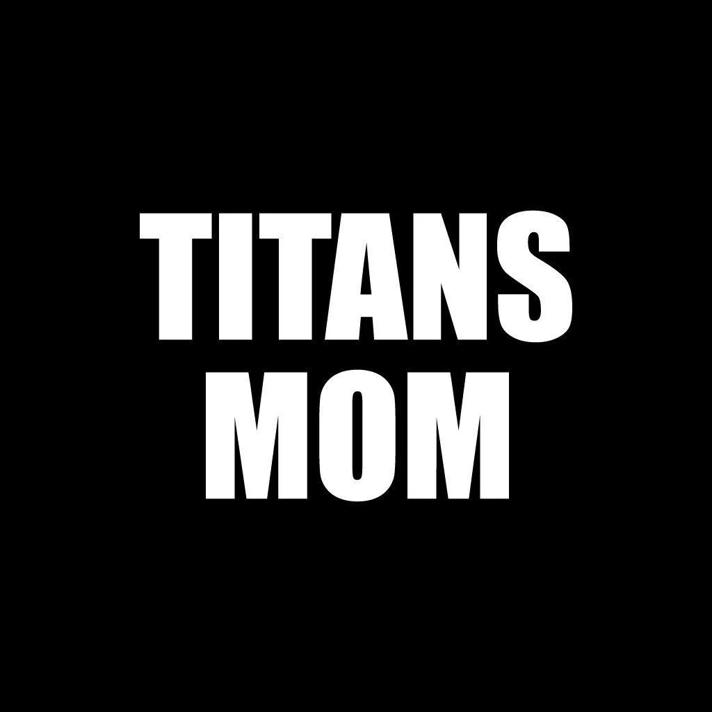 Titans Mom Black Folding Camping Chair - Image 2