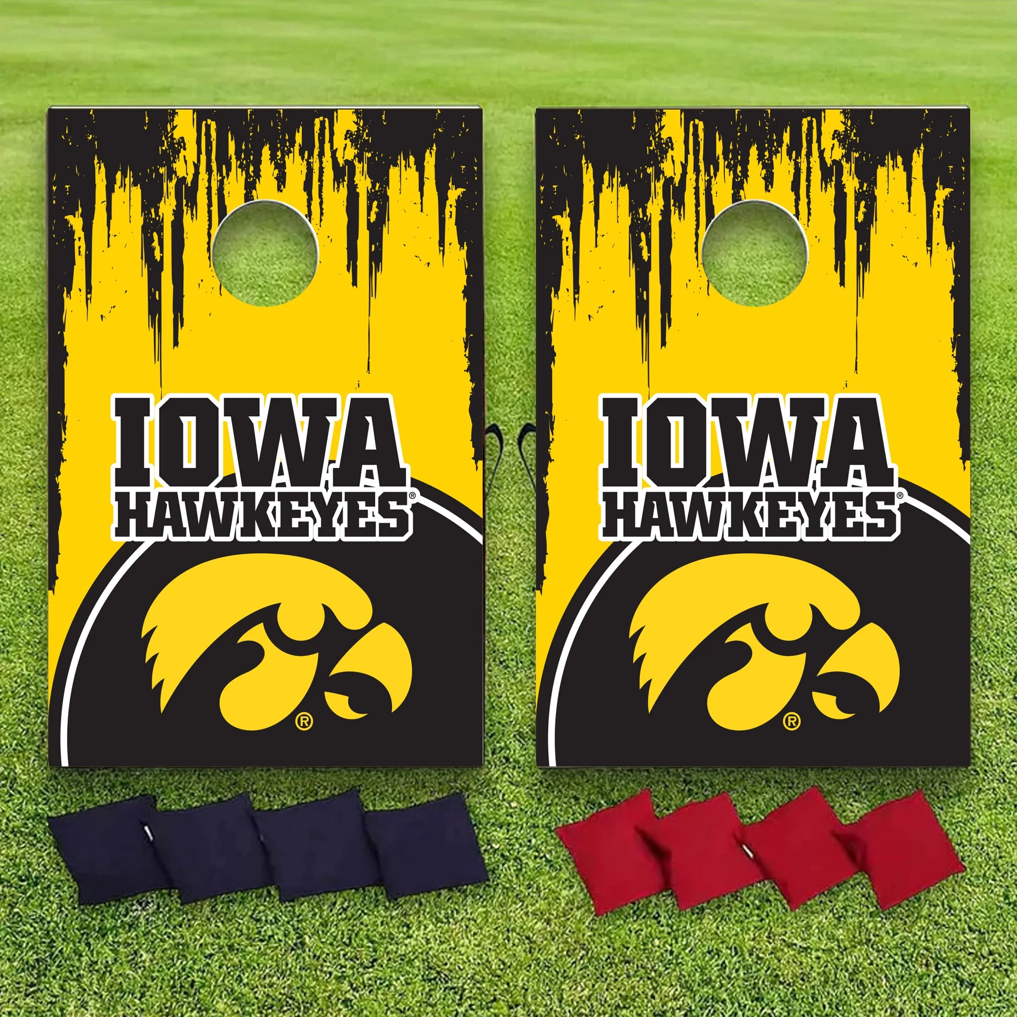 University of Iowa Hawkeyes Grunge Cornhole Bag Toss - Image 3